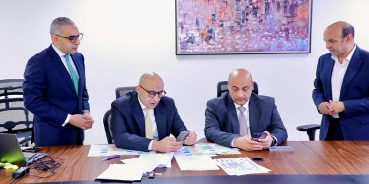 وزير التربية والتعليم يتابع امتحانات الدبلومات الفنية من غرفة العمليات المركزية بمقر الوزارة بالعاصمة