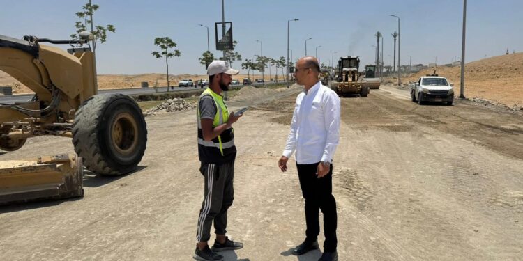 رئيس جهاز مدينة القاهرة الجديدة يتفقد أعمال تطوير محور التسعين الشمالي