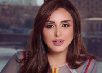 أنغام تخطف الأنظار بإطلالة ذهبية أنيقة على إنستجرام