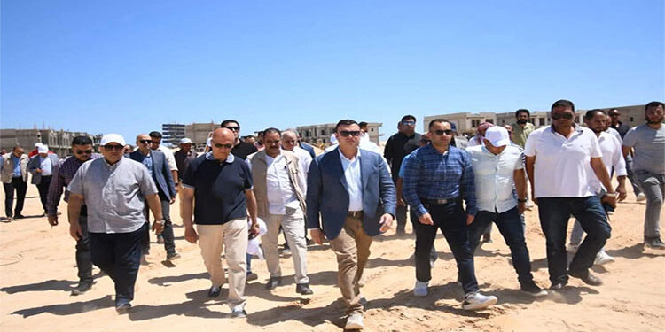 وزير الإسكان يتفقد مشروع بحيرات نيو مارينا والطرق والمداخل بـ “مارينا الساحل الشمالي”