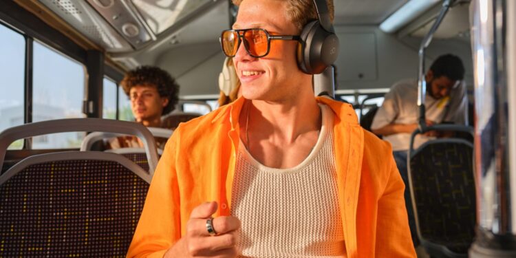 CardoO تطلق مجموعة أجهزة ذكية جديدة.. وساعة ذهبية بمليون جنيه