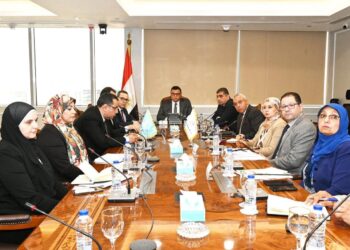 وزير الإسكان يتابع موقف الاستراتيجية الوطنية للعمران والبناء الأخضر والمستدام