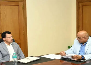 وزير الرياضة يبحث خطة مراكز الشباب للعام المالي 2025/2026 على المستويات الإنشائية والاستثمارية والبرامجية