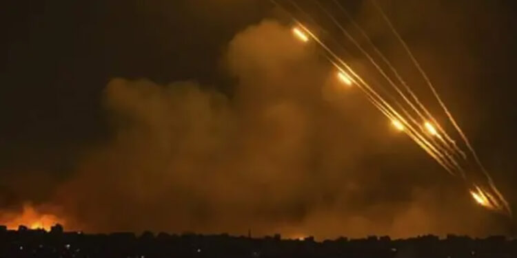 الجيش الإسرائيلي يوجه إنذارا عاجلا للإيرانيين بإخلاء جميع المنشآت النووية