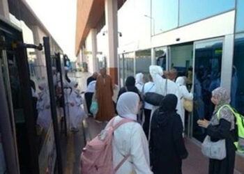 إستقبال آخر الأفواج من ضيوف الرحمن بمطار القاهرة