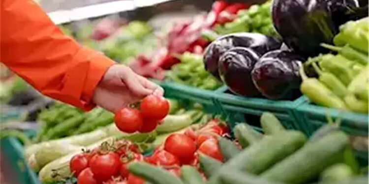 أسعار الخضار والفاكهة اليوم الخميس