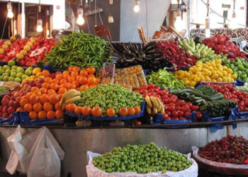 أسعار الخضار والفاكهة اليوم السبت
