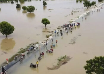 ارتفاع حصيلة ضحايا الفيضانات فى نيجيريا إلى 200 شخص