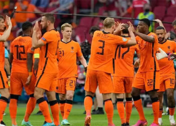 هولندا تستهل تصفيات كأس العالم 2026 بمواجهة فنلندا