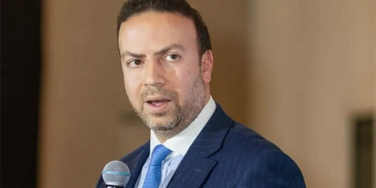 نائب محافظ البنك المركزي يشهد إسناد إدارة صندوق “إنكلود” للتكنولوجيا المالية لـ “دي بي آي”