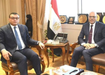 وزيرا الإسكان والعمل يبحثان التعاون المشترك في مجال تدريب العمالة