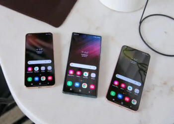 سامسونج تواصل إنتاج هواتف متشابهة لأسواق مختلفة