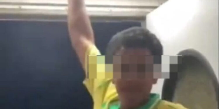 وزارة النقل تصدر بيان عاجل بشأن قيام شخص خلع وكسر لمبة أحد القطارات الروسية