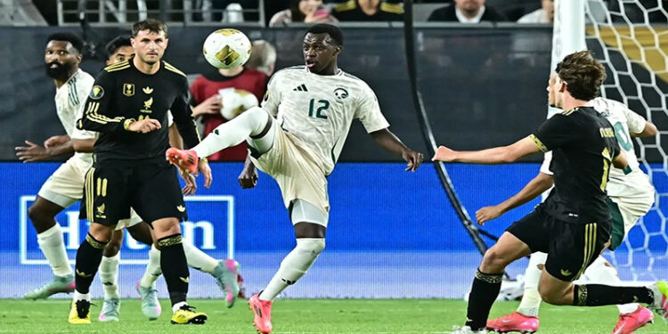 المكسيك تهزم المنتخب السعودي بثنائية وتصعد لنصف نهائي الكأس الذهبية