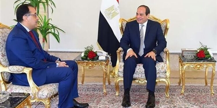 رئيس الوزراء يهنئ الرئيس السيسي بعيد الأضحى المبارك