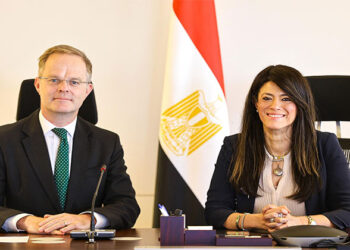 المشاط تبحث مع سفير المملكة المتحدة في مصر دفع العلاقات الاقتصادية والاستثمارية وتنويع آليات التمويل