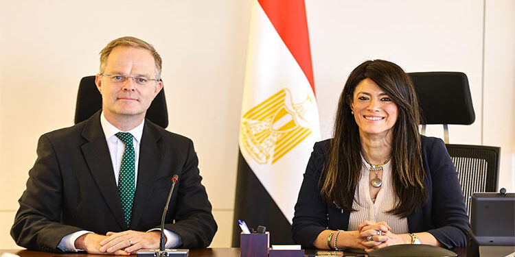 المشاط تبحث مع سفير المملكة المتحدة في مصر دفع العلاقات الاقتصادية والاستثمارية وتنويع آليات التمويل