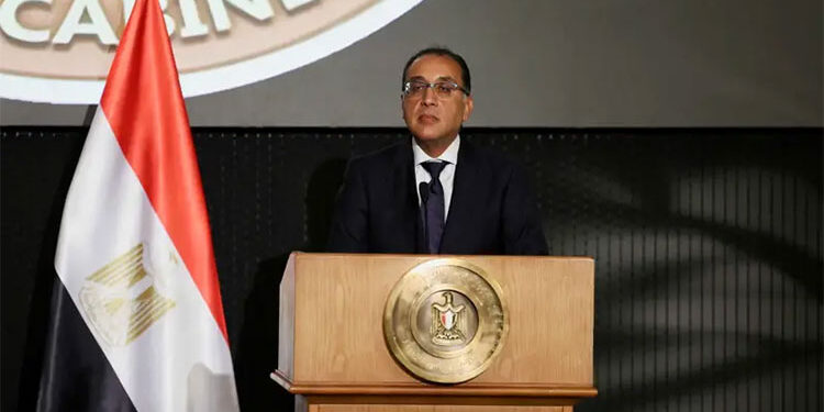 رئيس الوزراء: نتابع الموقف أولا بأول وتنسيق لزيادة المخزون الاستراتيجي من السلع المختلفة