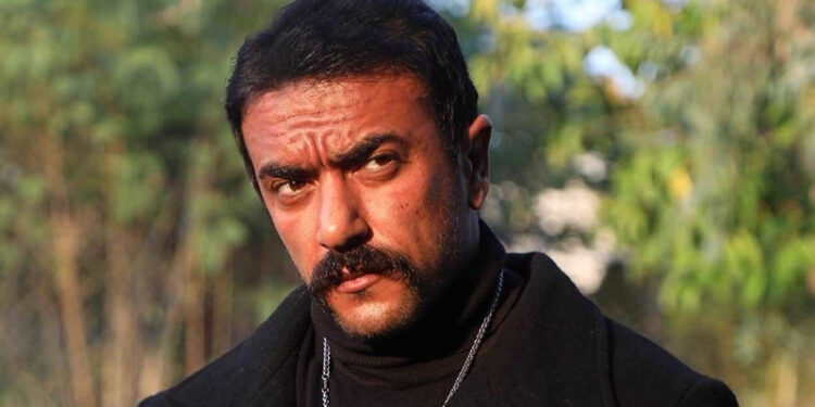 أحمد العوضي ينعى ضحايا الحادث المأساوي على الطريق الإقليمي