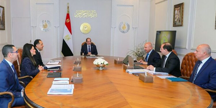 الرئيس السيسي يطلع على الخطوات التنفيذية لتعزيز تنافسية الاقتصاد وزيادة الاستثمارات الأجنبية