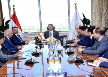 وزير التموين يعقد اجتماعًا مع ممثلي شعبة المواد الغذائية ونقابة بقالي التموين وشباب مشروع جمعيتي