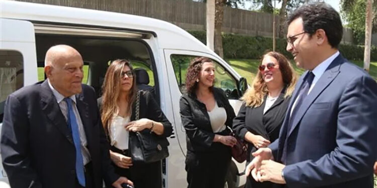 وزير الثقافة يستقبل السير مجدي يعقوب قبيل احتفالية تكريمه والإعلان عن تفاصيل تمثال “طبيب القلوب”