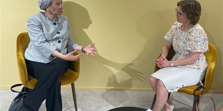 وزيرة البيئة تبحث مع مفوض الاتحاد الأوروبي للبيئة مستجدات مفاوضات معاهدة الحد من التلوث البلاستيكي