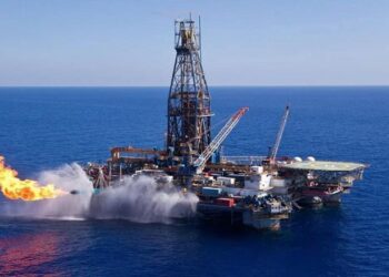 فاتورة الطاقة بالصيف ترتفع لـ 3 مليارات دولار شهرياً… الحكومة تبرم صفقات لاستيراد الغاز المسال