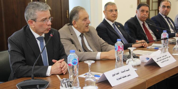 «أموى» و«الوكيل» يكرمان أوائل الدورات المتميزة للتخليص الجمركى