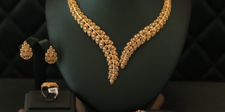 الذهب اشتري شبكتك قبل العيد..انخفاض جديد بأسعار الذهب اليوم في مصر