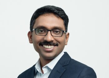 وزير الإسكان يتفقد أعمال تطوير المحاور والطرق الرئيسية ومشروعا سكنيا ومحطة صرف صحي بمدينة بدر