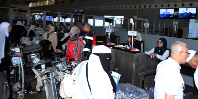 مصر للطيران تسير غدًا 21 رحلة جوية لعودة حجاج بيت الله الحرام