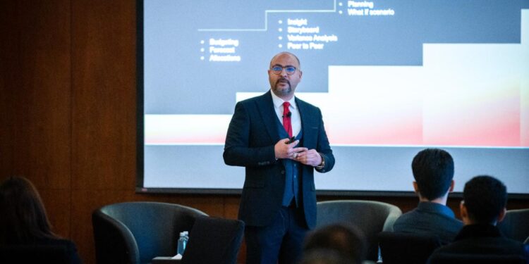 منصة ZAKAA من Diamond Group تُغير قواعد المالية بقرارات أسرع 10 مرات بفضل الذكاء الاصطناعي