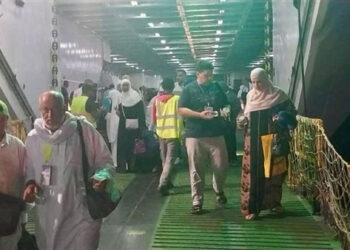 وزير السياحة يوجه بسرعة إنهاء ترتيبات عودة حجاج الحج السياحي البري من الأراضي المقدسة