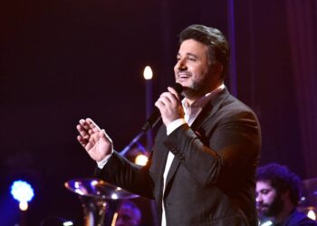 اليوم طرح أغنية “حلفتلك” من ألبوم ملحم زين “22”