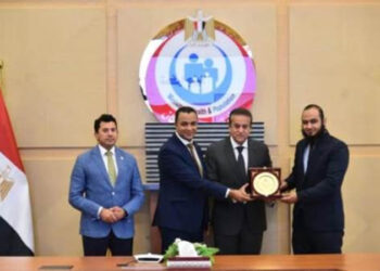 وزير الصحة يعقد لقاءً موسعًا مع لجنة الصحة والسكان بنموذج محاكاة مجلس الشيوخ