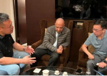 وزير الكهرباء يبحث مع شركة سانجرو “SUNGROW” الصينية إنشاء مصنع لبطاريات تخزين الطاقة