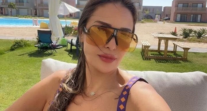 داليا البحيري تحتفل بالعيد بإطلالة صيفية