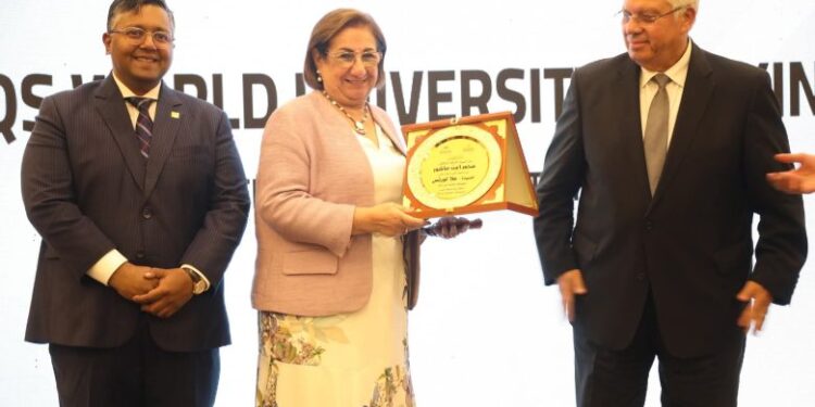 وزير التعليم العالي يكرم 20 جامعة مصرية مدرجة في النسخة العامة لتصنيف QS لعام 2025