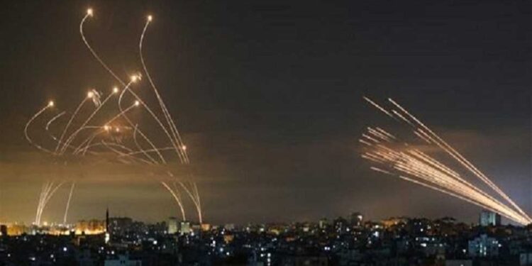 إعلام إيراني: الصواريخ التي تطلق الآن على تل أبيب وحيفا تستخدم للمرة الأولى