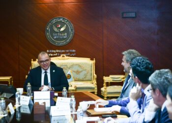 رئيس هيئة الرقابة المالية يلتقي السفير الإيطالي ويستعرض جهود تطوير القطاع المالي غير المصرفي وفرص الشراكة