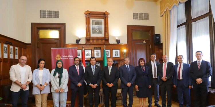 بنك مصر يوقّع بروتوكول تعاون مع وزارة الشباب والرياضة لتعزيز الخدمات المالية والشمول المالي