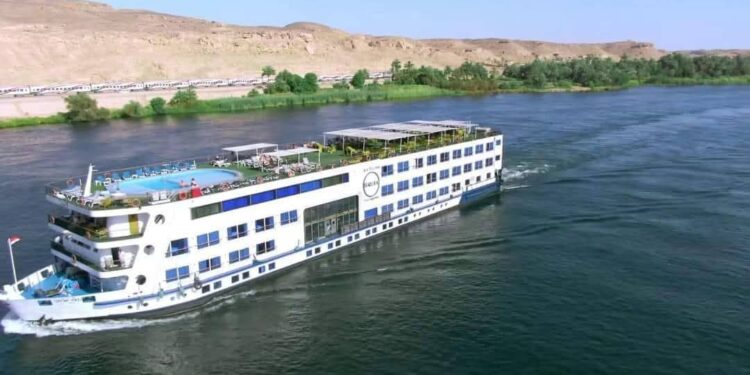 النقل تدعو شركات القطاع الخاص للاستثمار في قطاع النقل النهري بالتزامن مع تنفيذ خطة شاملة لتطوير القطاع