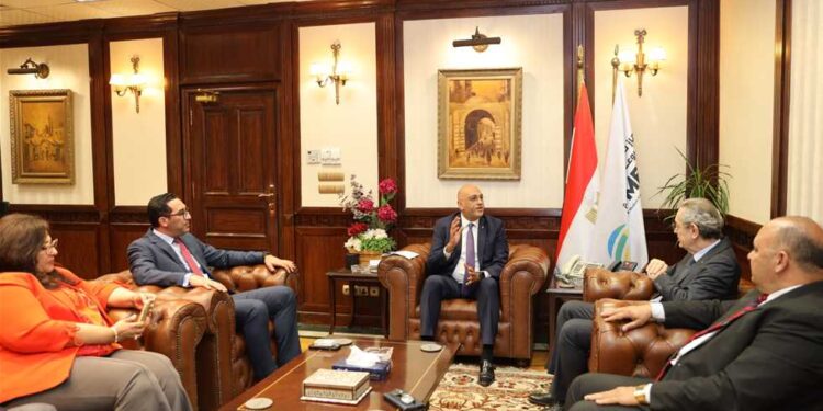 181 مليون جنيه من جهاز تنمية المشروعات لجمعية رجال أعمال الاسكندرية لدعم تمويل المشروعات متناهية الصغر