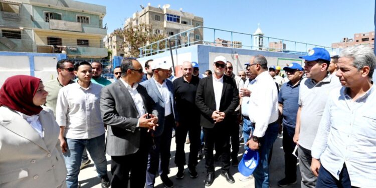 وزير الإسكان ومحافظ المنيا يتفقدان محطة معالجة صرف صحي برطباط بمركز مغاغة ضمن المبادرة الرئاسية “حياة كريمة”