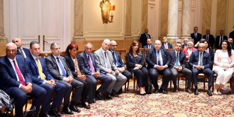 وزير الخارجية والهجرة يلتقي بالسفراء المنقولين للعمل بالسفارات والبعثات المصرية في الخارج
