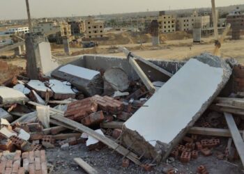 جهازا مدينتي بدر و٦ أكتوبر يزيلان عدة مخالفات بناء بالتعاون مع الشرطة