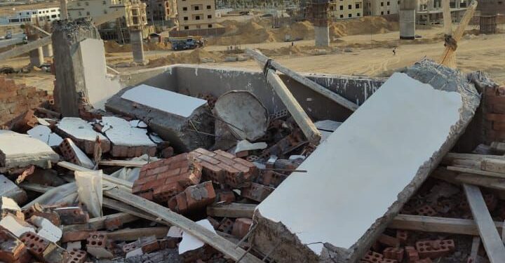 جهازا مدينتي بدر و٦ أكتوبر يزيلان عدة مخالفات بناء بالتعاون مع الشرطة