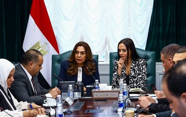وزيرتا التضامن والتنمية تتابعان آليات تنفيذ مبادرة “ سكن كريم من أجل حياة كريمة” بقرى المرحلة الأولى لـ “حياة كريمة”