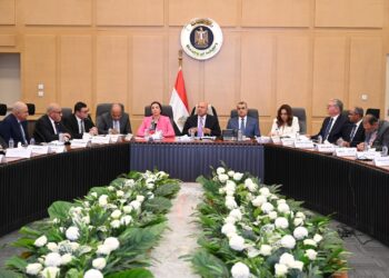  وزير الصناعة والنقل يترأس الاجتماع السادس والعشرين للمجموعة الوزارية للتنمية الصناعية